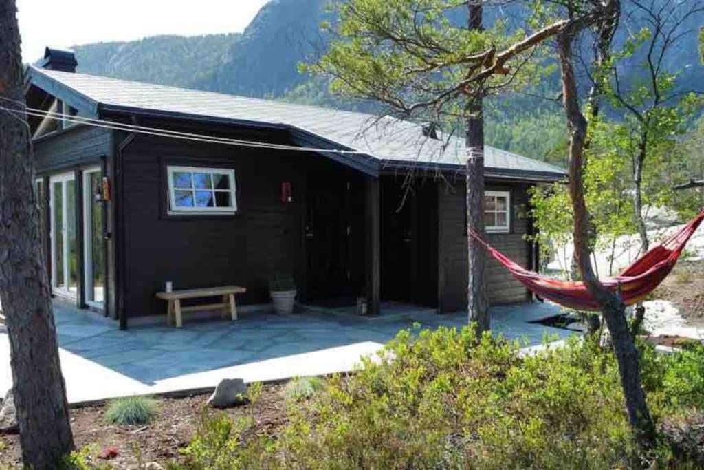 Cosy Cabin Between Lake And Mountain Treungen Exteriör bild