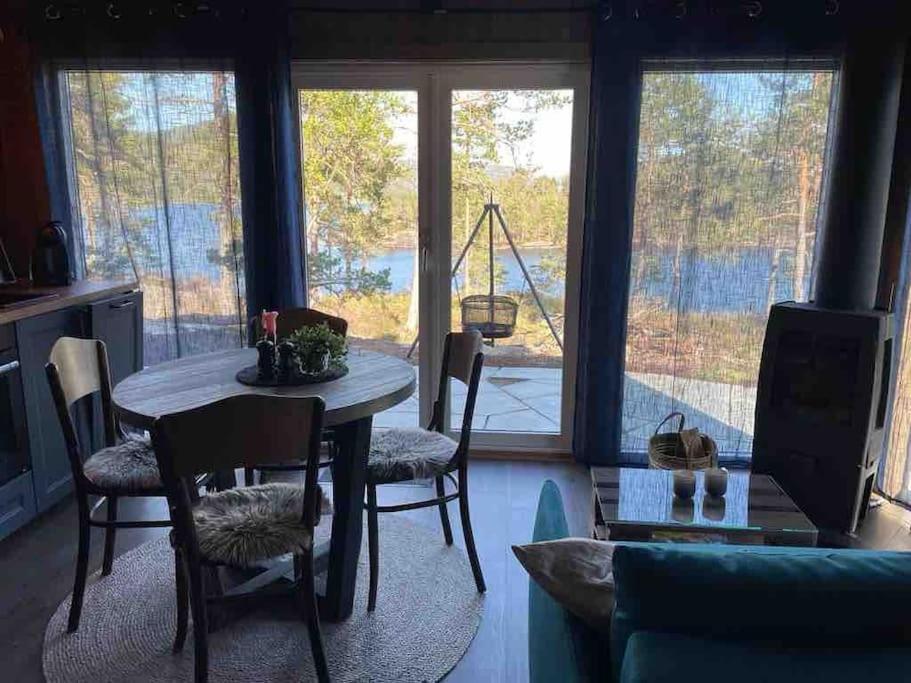 Cosy Cabin Between Lake And Mountain Treungen Exteriör bild