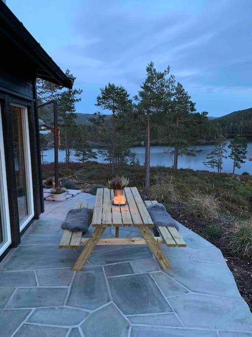 Cosy Cabin Between Lake And Mountain Treungen Exteriör bild