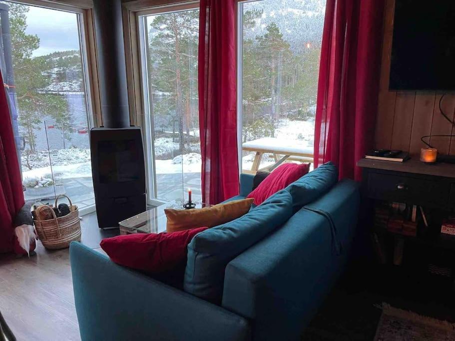 Cosy Cabin Between Lake And Mountain Treungen Exteriör bild