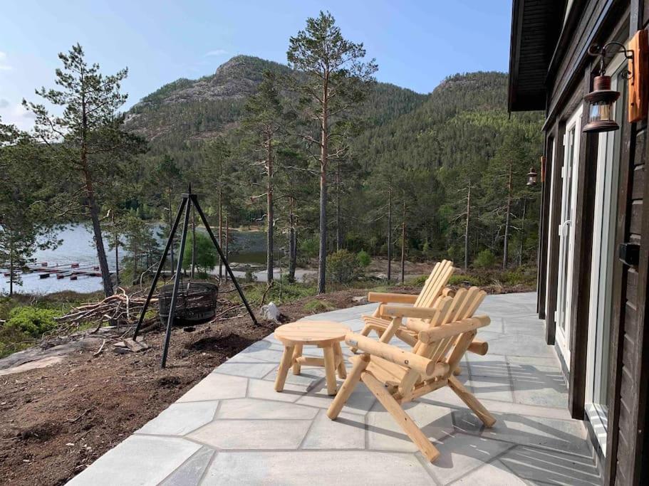 Cosy Cabin Between Lake And Mountain Treungen Exteriör bild